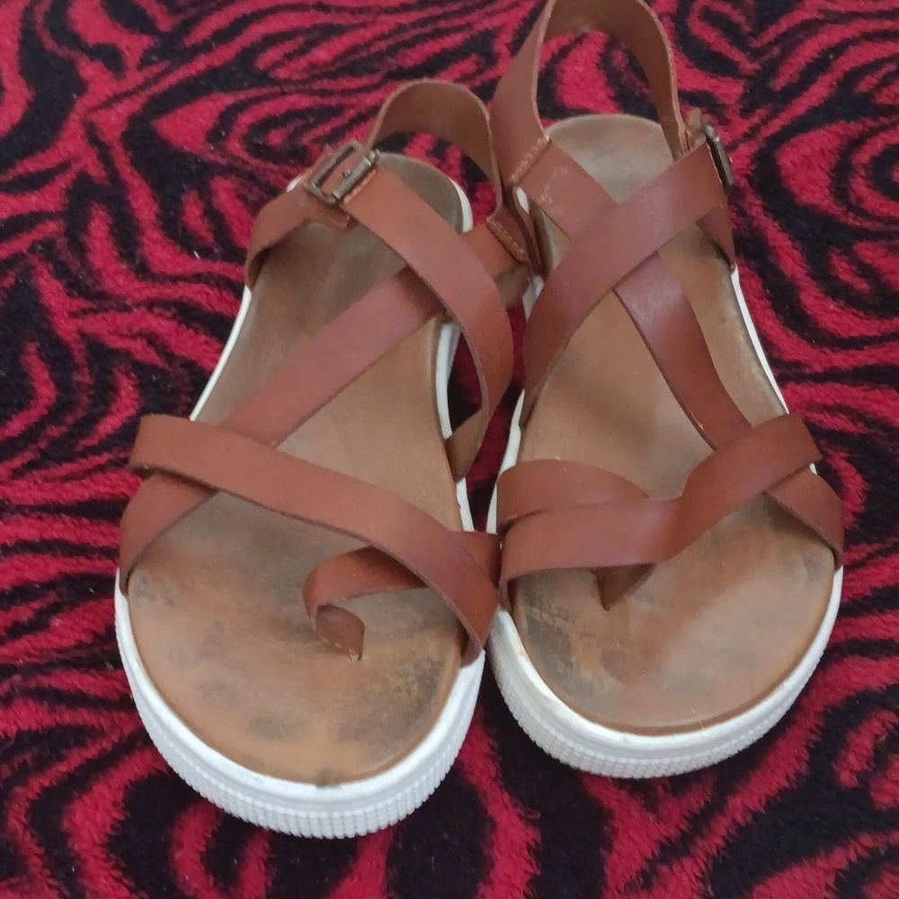 Girls sandals